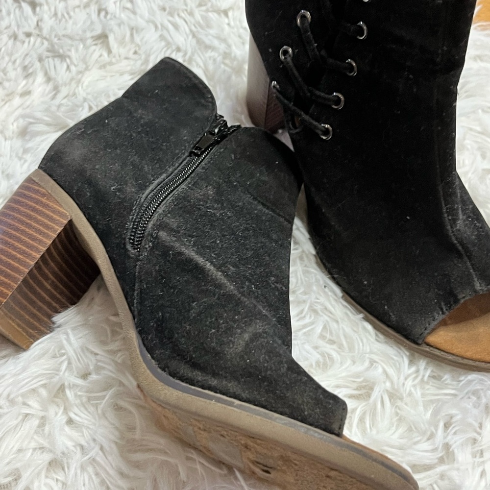 Black heels